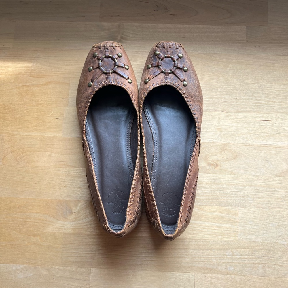 Frye Leather Flats. Size 9. EUC!
